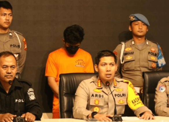 Tak Punya Moral, Mahasiswa Lakukan Oral Seks di Mobil Hingga Tewaskan Pejalan Kaki