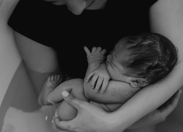 Kabar Gembira Nikita Willy Lahiran Anak Kedua Dengan Metode Water Birth