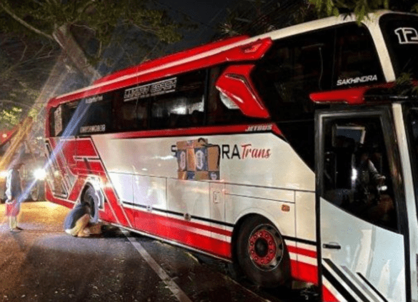 Bus Alami Rem Blong di Batu Lindas 4 Orang Hingga Tewas 10 Luka-Luka