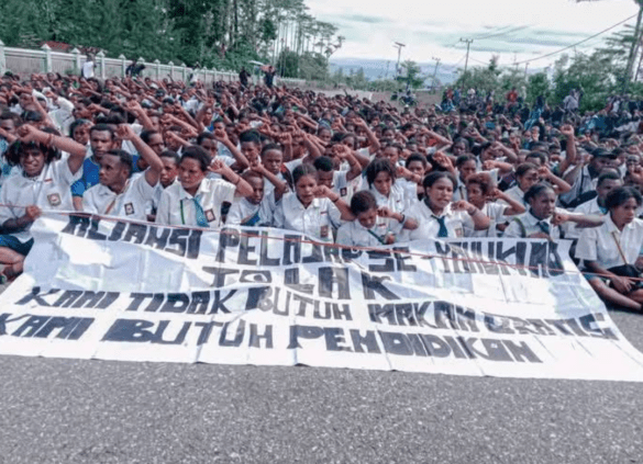 Ratusan Pelajar DI papua Lakukan Demo Tolak Makan Bergizi Gratis