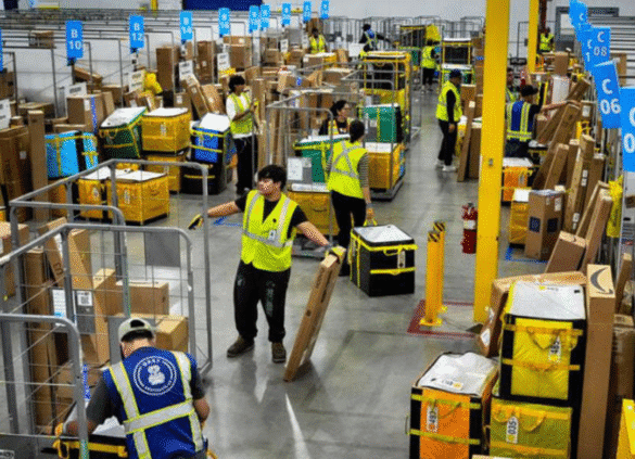 Ombak PHK Massal Debur Perusahaan Amazon, Sasar 30 Ribu Karyawan Ombak PHK Massal Debur Perusahaan Amazon, Sasar 30 Ribu Karyawan