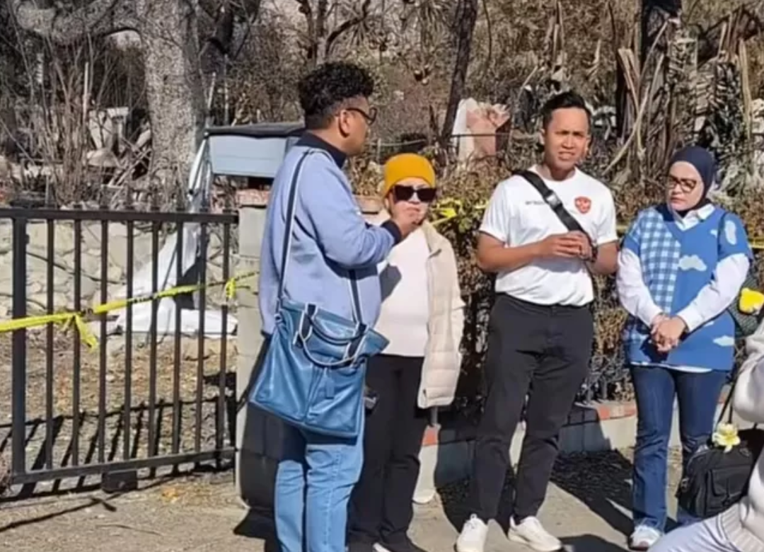 Permalukan Jabatan dan Indonesia Uya Kuya Hebohkan Netizen Usai Ditegur Pemilik Rumah Bikin Konten Kebakaran di LA