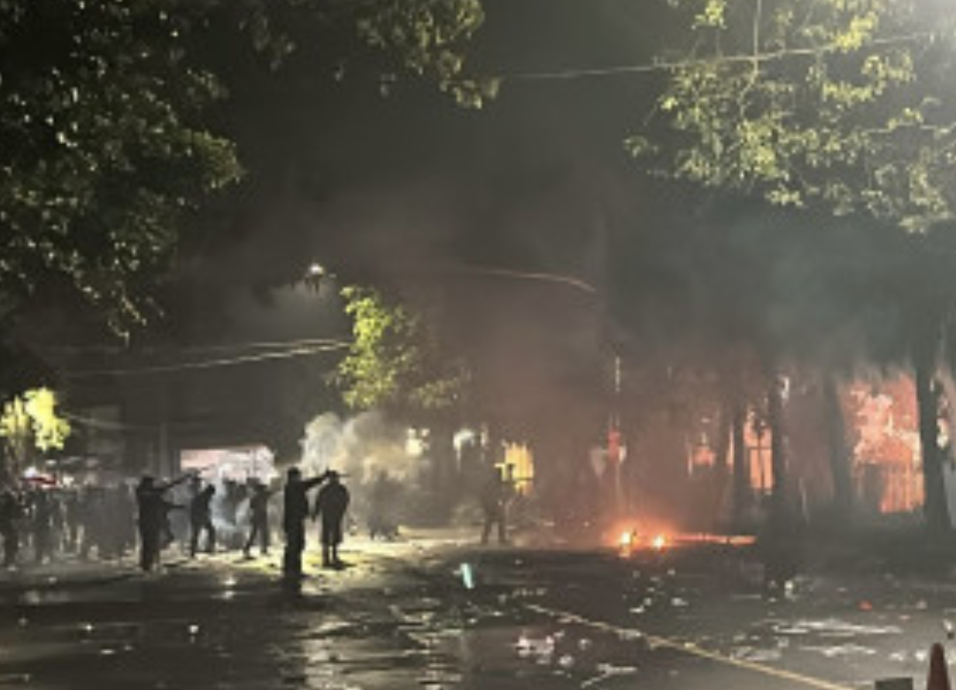 Demo RUU TNI Kediri Ricuh 26 Orang Massa Demo Diamankan Polisi