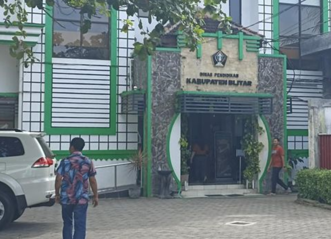 Viral Puluhan Guru PPPK Blitar Kompak Ajukan Perceraian