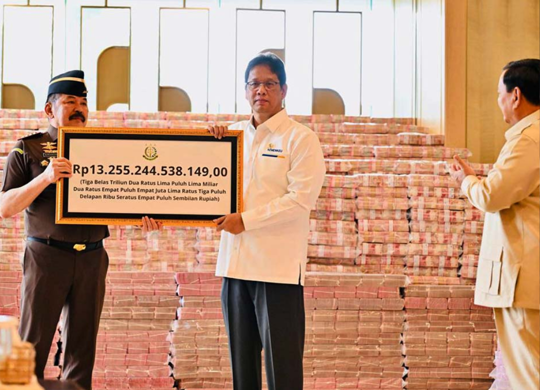 Kejagung Serahkan Uang Pengganti Kerugian Negara Kasus CPO Rp13,2 Triliun