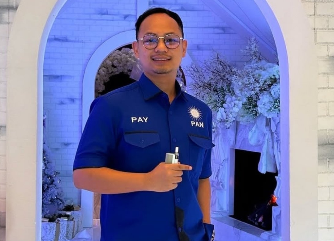 Viral Anggota DPRD dari Fraksi PAN Joget di Atas Kapal Pinisi di Danau Toba Viral Anggota DPRD dari Fraksi PAN Joget di Atas Kapal Pinisi di Danau Toba