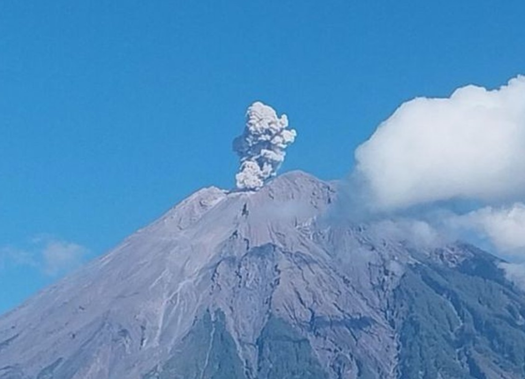 Situasi Terkini Gunung Semeru Masih Waspada