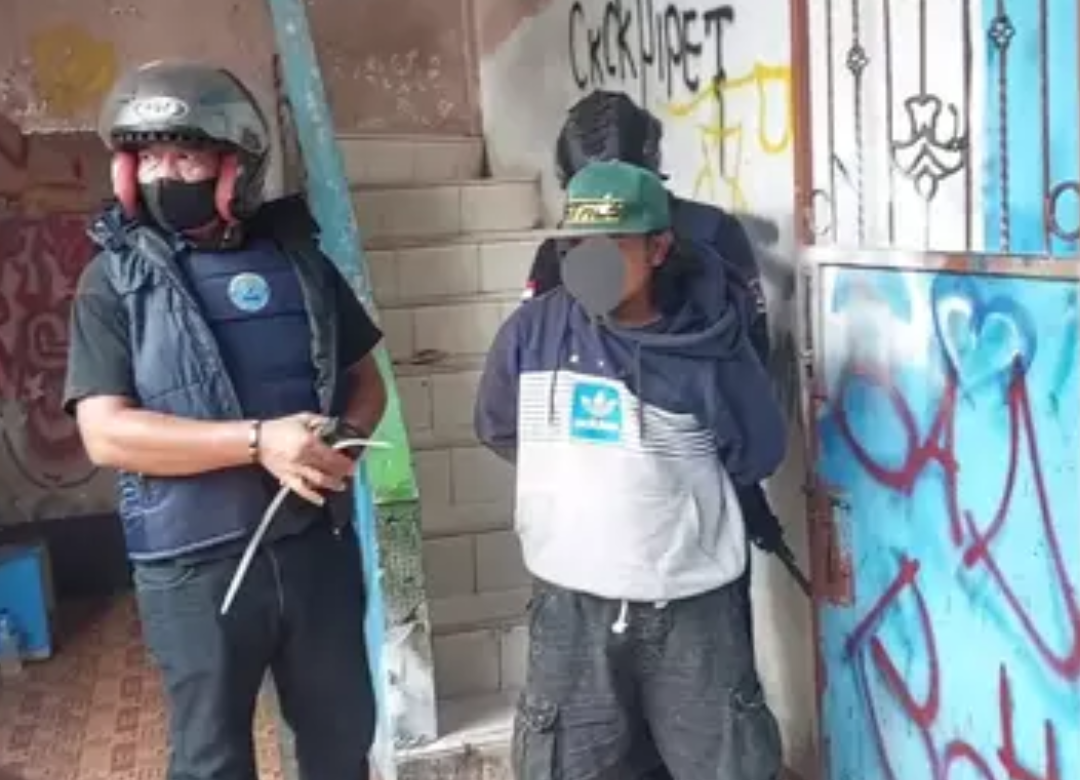 BNN-Brimob Gerebek Narkoba di Kampung Bahari Jakut, 18 Orang Dibungkus